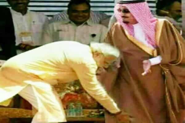 மோடி சவூதி மன்னரின் காலை தொட்டு வணங்கினாரா ?