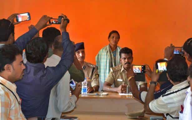 பேருந்து ஓட்டுனராகப் பணிபுரிந்தவர் தற்போது ஐ.பி.எஸ் அதிகாரி.