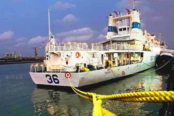 வருணா என்ற கப்பலை இலங்கைக்கு வழங்கியதா இந்தியா ?