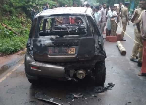 போன் பேசும் பொழுது மின்னல் தாக்கி ஒருவர் இறந்ததாக வாட்ஸ் அப் ஃபார்வர்டு !