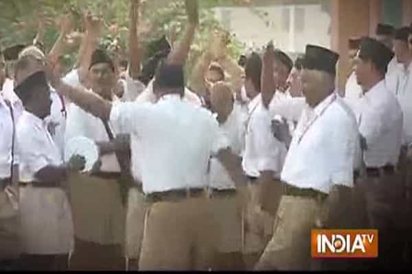 இங்கிலாந்து கோப்பையை வென்றதற்கு RSS ஆதரவாளர்கள் நடனமாடினார்களா ?