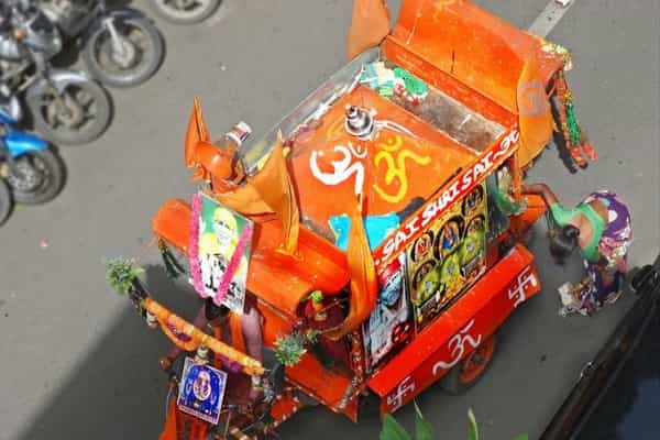 சாய்பாபா பாட்டு பாடி வருபவர்கள் வீடுகளில் கொள்ளை அடிப்பதாக வதந்தி !