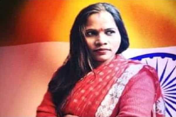 முஸ்லீம் பெண்களை கூட்டு வன்புணர்வு செய்யுமாறு பதிவிட்ட பாஜக அமைப்பின் தலைவி !