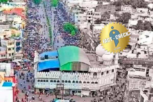 மும்பையில் சாலையின் நடுவே கட்டப்பட்ட மசூதி என பரவும் மத்திய பிரதேச மசூதியின் புகைப்படம்!