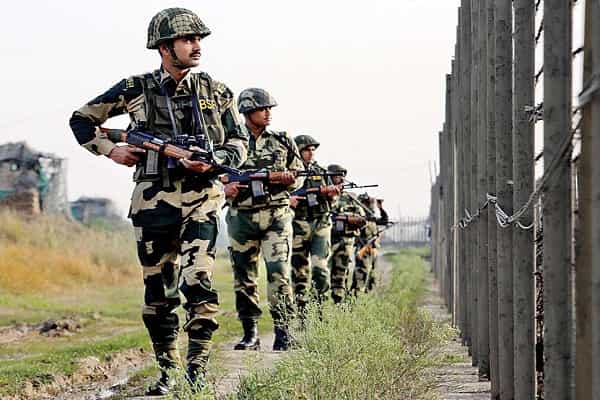 அங்கே எல்லையில் இராணுவம்... 7 ஆண்டுகளில் 787 வீரர்கள் தற்கொலை !