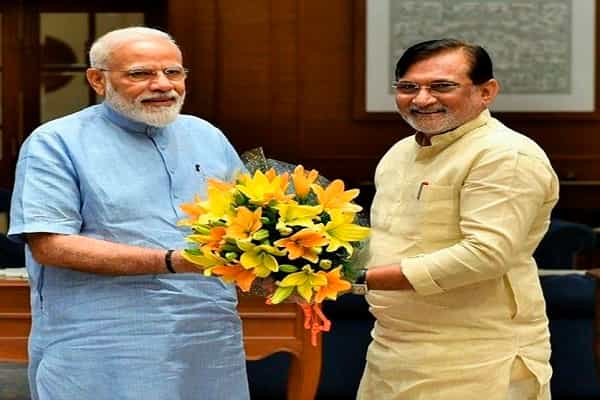 பாஜக அரசின் பிரபுல் படேலுக்கு எதிராக எழும் குரல்கள்.. லட்சத்தீவில் என்ன நடக்கிறது ?