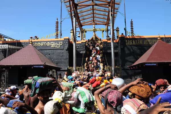 சபரிமலை கோவிலில் நடிகைகளை வைத்து சினிமா ஷூட்டிங் நடந்ததா ?