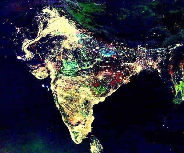 தீபாவளி இரவில் நாசா எடுத்த இந்தியாவின் படமா இது ?