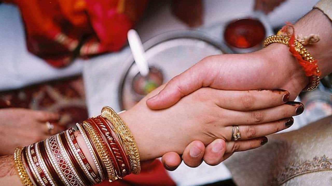 சாதி மறுப்பு திருமணங்களுக்கு ஊக்கத் தொகை ரூ.5 லட்சமா ?