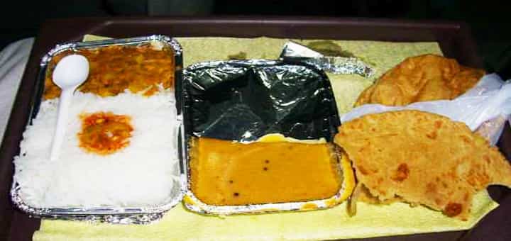 இரயில்வே உணவுகள் மனிதர்கள் உண்பதற்கு ஏற்றதில்லை.