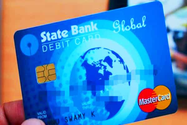 SBI-யின் டெபிட் & கிரெடிட் கார்டுகளை உடனடியாக மாற்றிக் கொள்ளுங்கள்.