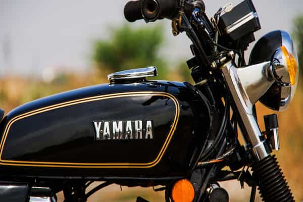 Two-stroke எஞ்சின் பைக்குகளுக்கு தடையா ?