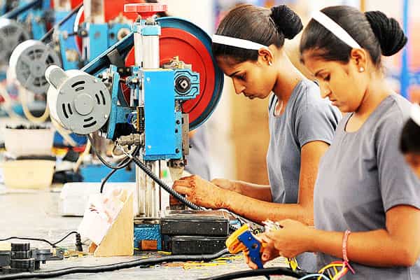பெண்களின் பொருளாதார பாதுகாப்பிற்கு இதை செய்யனும்
