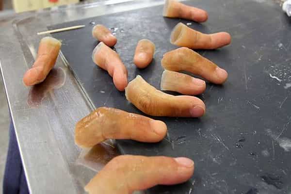 தேர்தலில் கள்ள ஓட்டுப் போட போலி கை விரல் உறைகள் தயாரிப்பா ?
