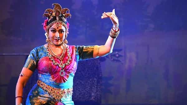 ரூ.70 கோடி நிலத்தை ஹேமா மாலினி ரூ.1.75 லட்சத்திற்கு பெற்றார்- ஆர்.டி.ஐ தகவல்