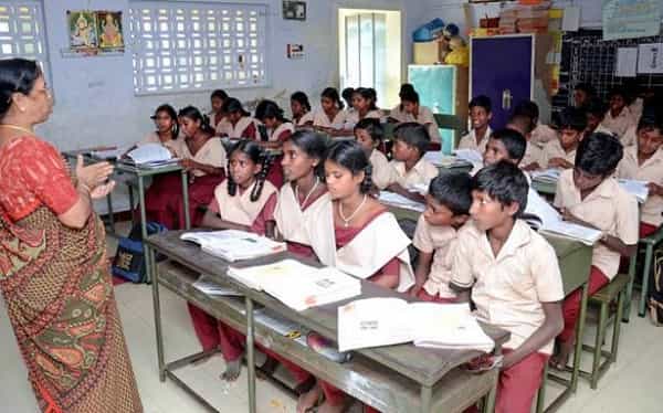 ஹிந்தி கட்டாயம் என்ற பரிந்துரை நீக்கம்|மும்மொழிக் கொள்கை கட்டாயமில்லை.