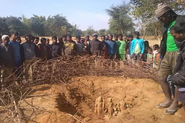 அயோத்தியாவில் பழமையான ராமர், சீதா சிலைகள் கிடைத்தனவா ?