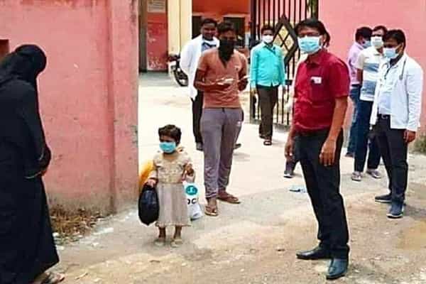 18 நாட்களுக்கு பிறகு கொரோனாவை வென்று திரும்பிய குழந்தை !