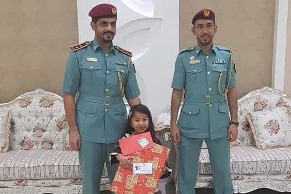 போனில் குழந்தை கேட்ட பரிசை நேரில் வந்து கொடுத்த அரபு போலீஸ்| எப்போது நடந்தது ?