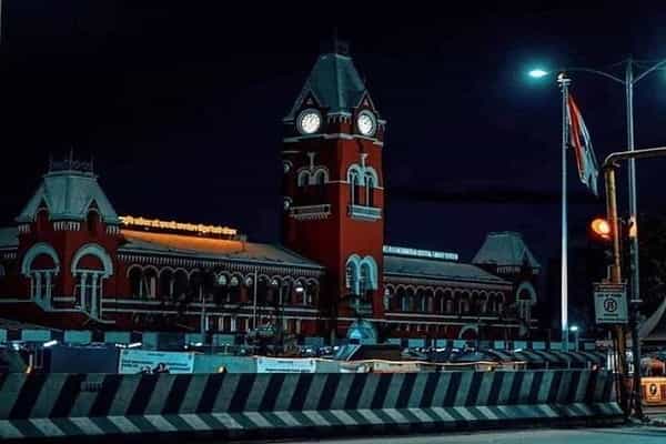 சென்னை சென்ட்ரலில் தமிழ் மொழி நீக்கப்படவில்லை !