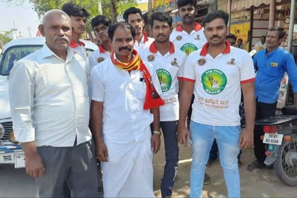 சீட்டு விளையாடி 100 அபராதம் கட்டிய நாம் தமிழர் கட்சி வேட்பாளர் ?